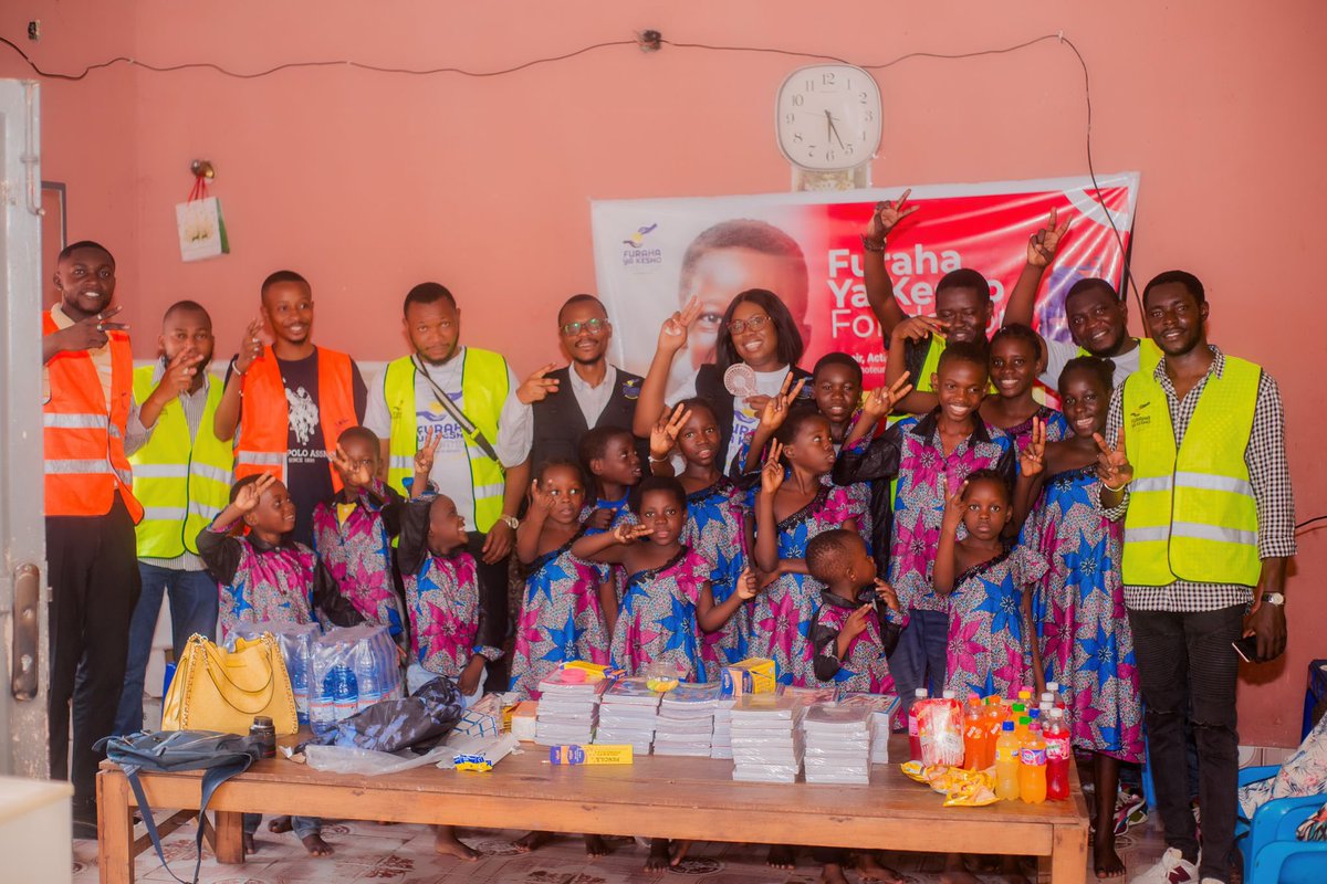 graceFondation's tweet photo. Grace Fondation, en collaboration avec la fondation Furaha ya Kesho, a soutenu les enfants de l’orphelinat Dieu mon refuge pour une rentrée scolaire digne. Fournitures, uniformes et accompagnement . Bâtissons ensemble un avenir réussi, fondé sur l’amour et la solidarité. https://t.co/pn3RmrF4hU