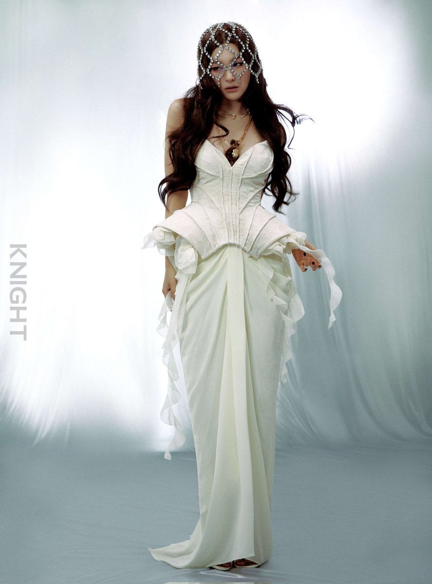 cafewindows's tweet image. seulgi for knight magazine china, september 2025 photographed by kim soomin