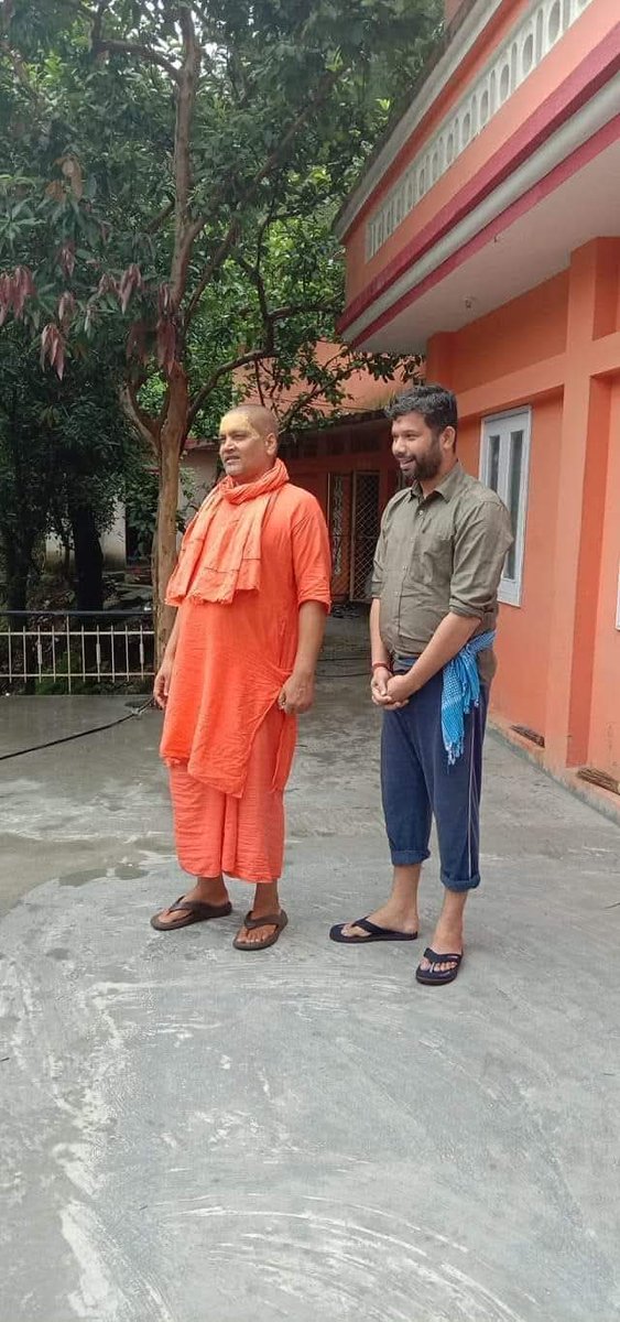 Chandankiawaaz's tweet image. सतशास्त्र, संत और सदगुरु तीनो की महिमा गा ले ... चरण रज शीश लगा ले, तो सोया भाग्य जगेगा ॥ 
#FilePhoto