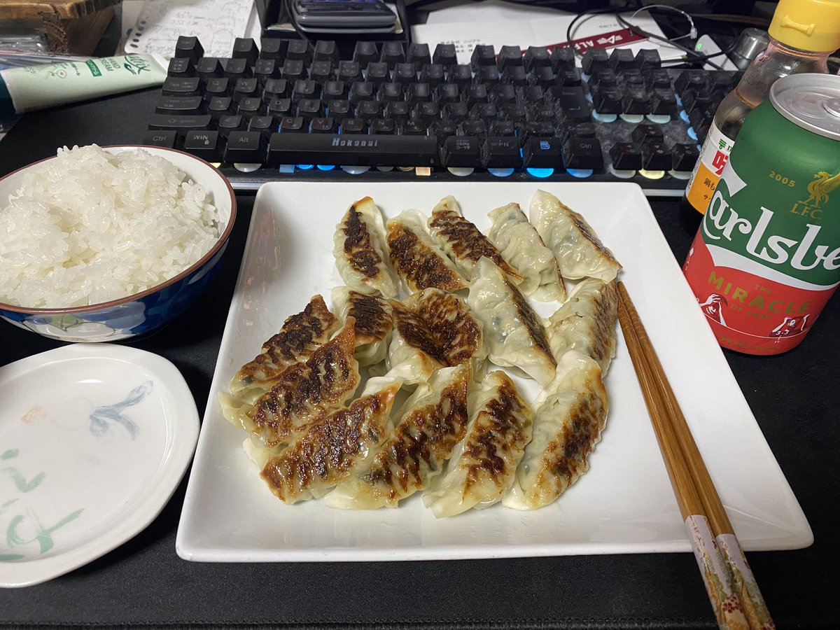 ニラ餃子🥟で乾杯
9連勤の予定が順調に進んで今日休みになって最高です😎