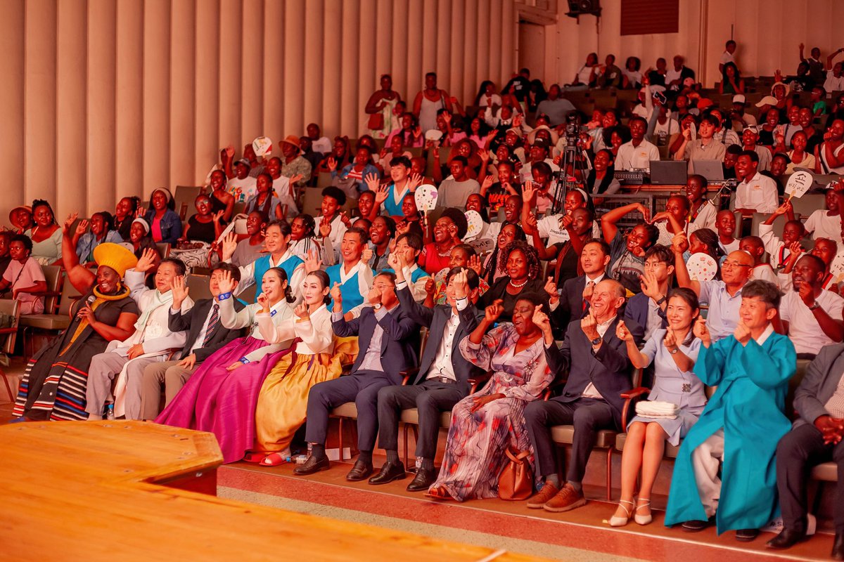 🇰🇷✨ Korea Festival 2025 in Bulawayo ✨🇰🇷

A heartfelt thank you to everyone who joined us  from exploring the booths to enjoying the vibrant performances together. 🌸🥁🕺

Special thanks to the Mayor of Bulawayo, Mr. David Coltart, and the Provincial Minister Hon.Judith Ncube