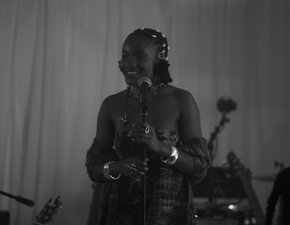 biglodu_'s tweet photo. Stills from supporting the Incredible @falanamusic Show One🤍 https://t.co/hmpvL94rdr