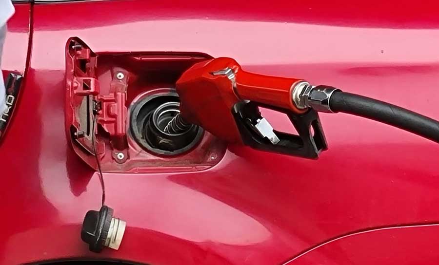 Te invitamos a leer la nota publicada en ERBOL "Un estudio simuló el impacto de eliminar el subsidio a los carburantes: ¿shock o gradualidad?”, basada en la investigación de INESAD a cargo de Javier Aliaga y Ronaldo Terrazas.
wp.me/p9wqBX-4Qg
#INESAD