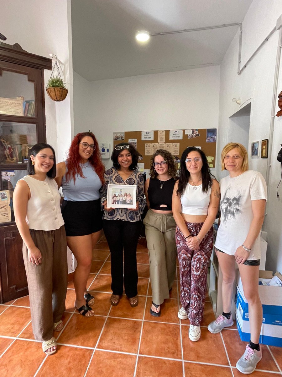 🌍La semana pasada recibimos la visita de la Dra. Subarna, hija del Dr. Sujit fundador del IIMC

La Dra. Subarna visitó nuestras oficinas en Málaga y  Almería fue recibida por nuestro equipo y por la Alcaldesa, Dña. Herminia Uroz

Esperamos volver a encontrarnos pronto

#IIMC
