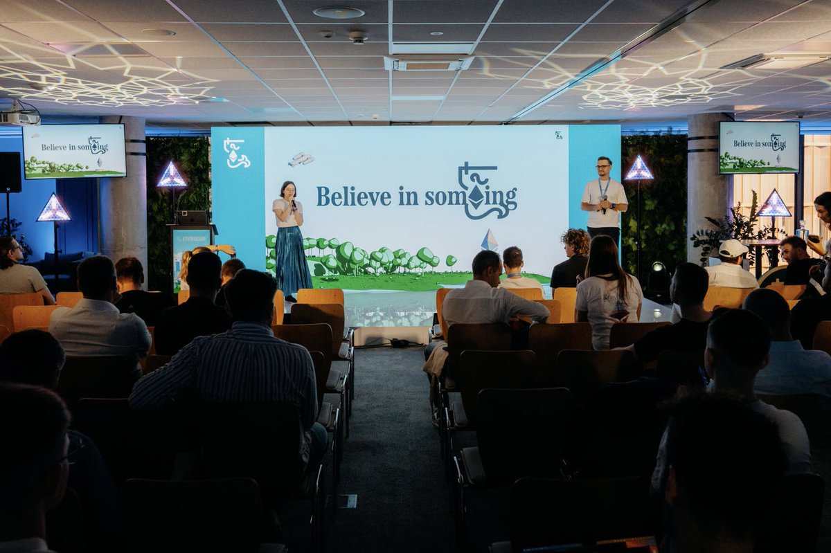 Uniqly.io tweet media