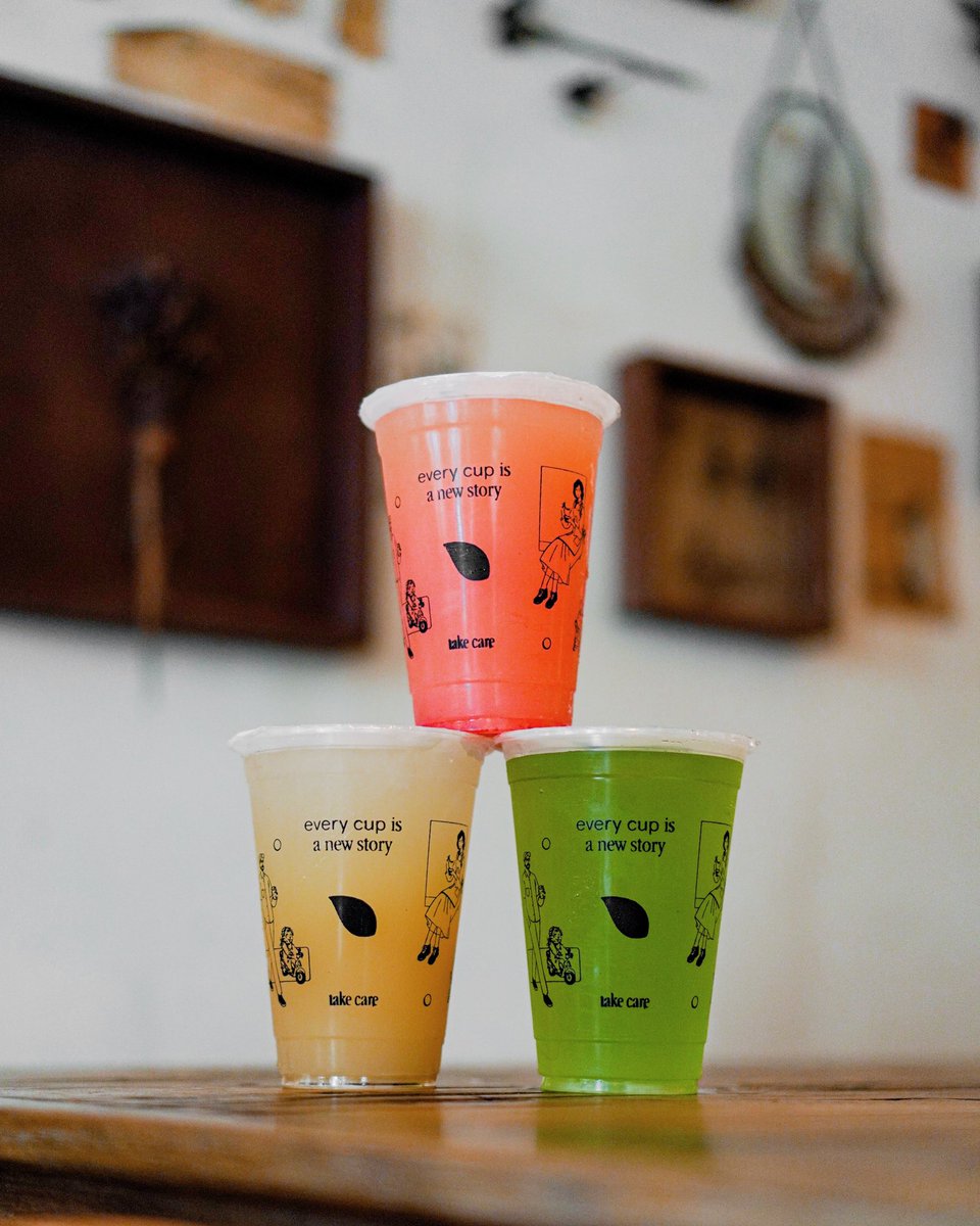 Real fruit, delicate tea, coming together in a refreshing fusion brimming with lots of feel-good energy! ✨🤩
