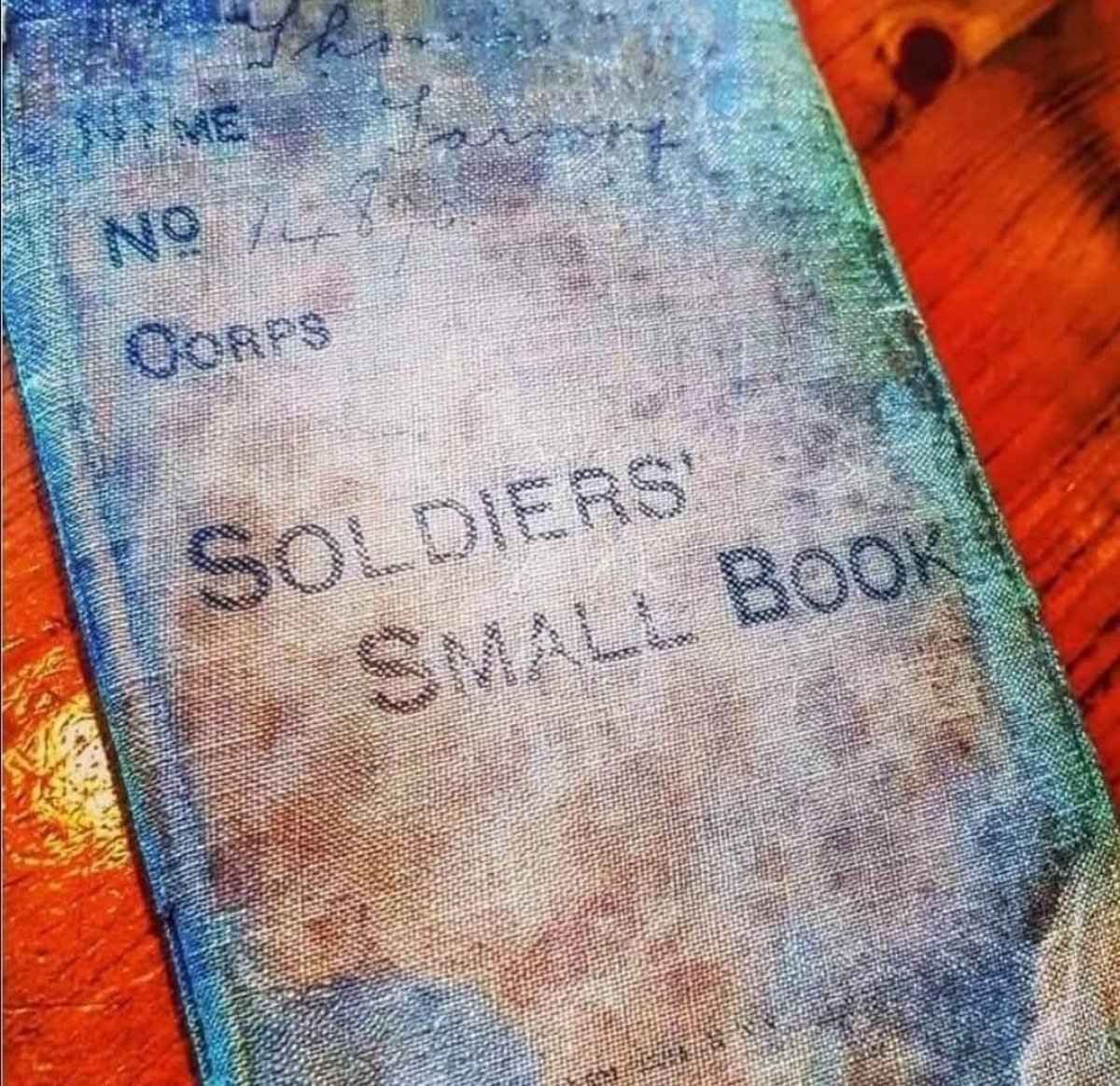 JT3185's tweet image. My Great Grandfathers soldiers pocket book (claret visible) from when he was wounded in action this day back in 1916 during the Battle of the Somme. 
@ColdstreamGds 

The greatest generation 🇬🇧

#battleofthesomme 
#ColdstreamGuards
#BritishArmy 
#History 
#WorldwarOne
