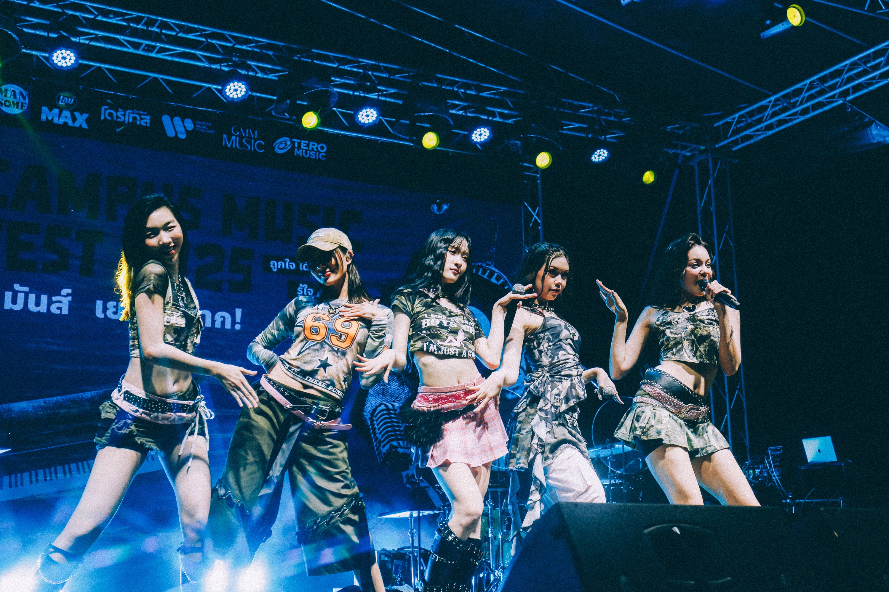 G04bkaPaAAAl2ee?format=jpg&name=4096x4096