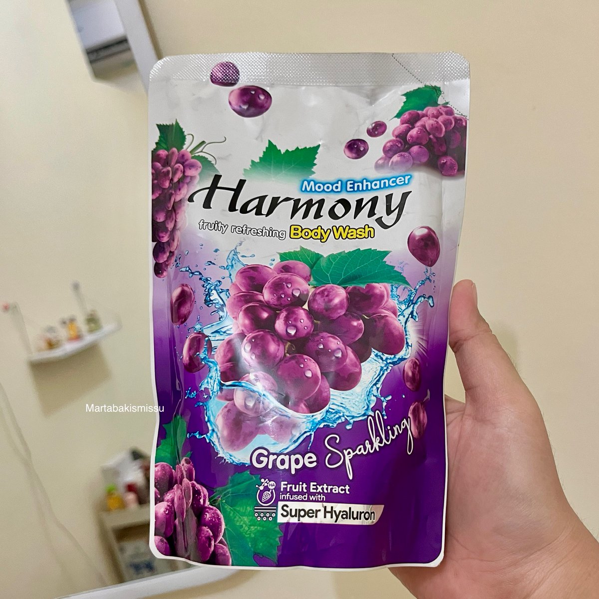 martabakismissu's tweet photo. — Body Wash

Selain luluran, sabun nalpamara juga salah satu rahasia kulit jadi lebih cerah loh..

• Nalpamara : 
https://t.co/F54gHE4Yew
• Harmony :
https://t.co/ZnmDUk7tKK

Biar cepet keliatan hasilnya, abis sabunan pake nalpamara jangan langsung dibilas tapi tunggu sekitar 2 menitan dulu, baru lanjut sabunan pake harmony..

Kenapa sabunan 2 kali? Soalnya nalpamara agak bikin kulit jadi kering, jadi aku pake harmony lagi buat melembabkan sekaligus naikin mood 😄