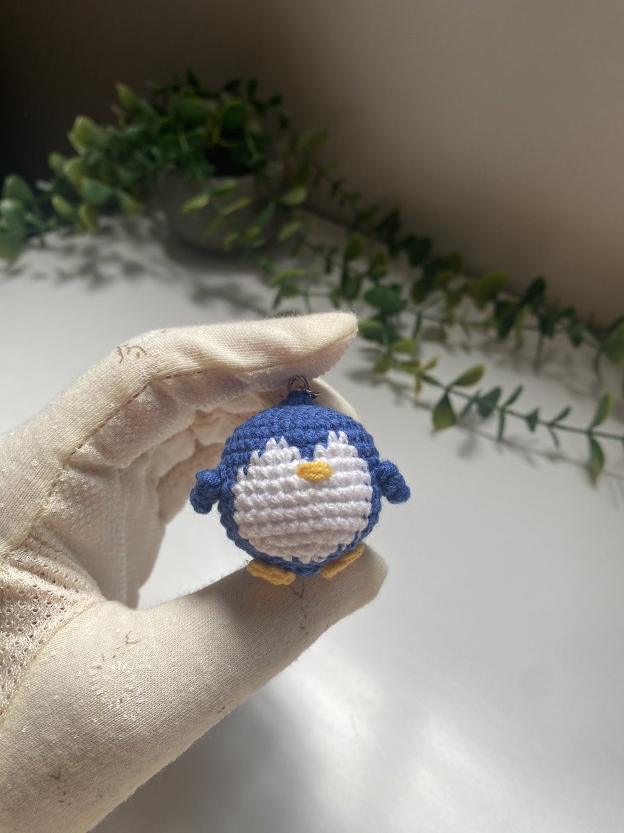 يمديكم على الحجم ؟ 🐧💙💙🤍🤍 " ماشاء الله مبسوطه فيه #بطوط #بتابيت # كروشيه