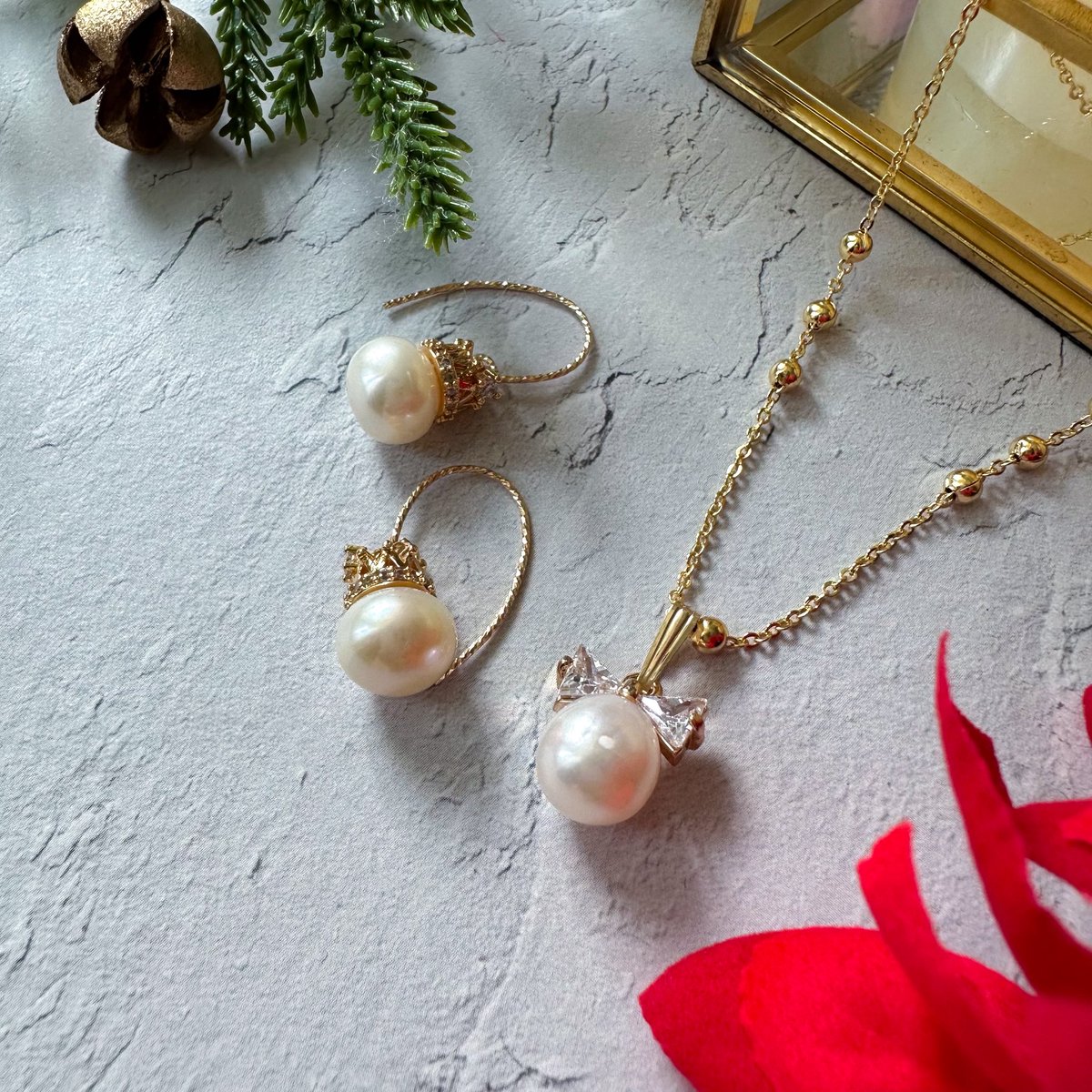 futur_accessory's tweet photo. #3連休は掘り出し作家大収穫祭

クリスマス🎄に向けて、かわいいコフレあります✨
ご自分へのご褒美やプチギフトにも🎁 https://t.co/AqTeIeZb4r
