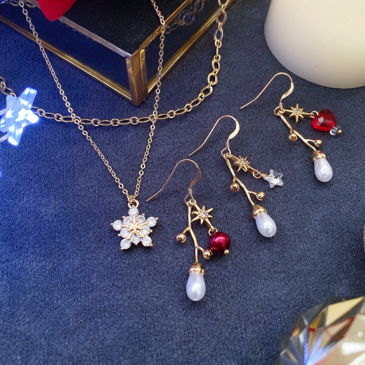 futur_accessory's tweet photo. #3連休は掘り出し作家大収穫祭

クリスマス🎄に向けて、かわいいコフレあります✨
ご自分へのご褒美やプチギフトにも🎁 https://t.co/AqTeIeZb4r