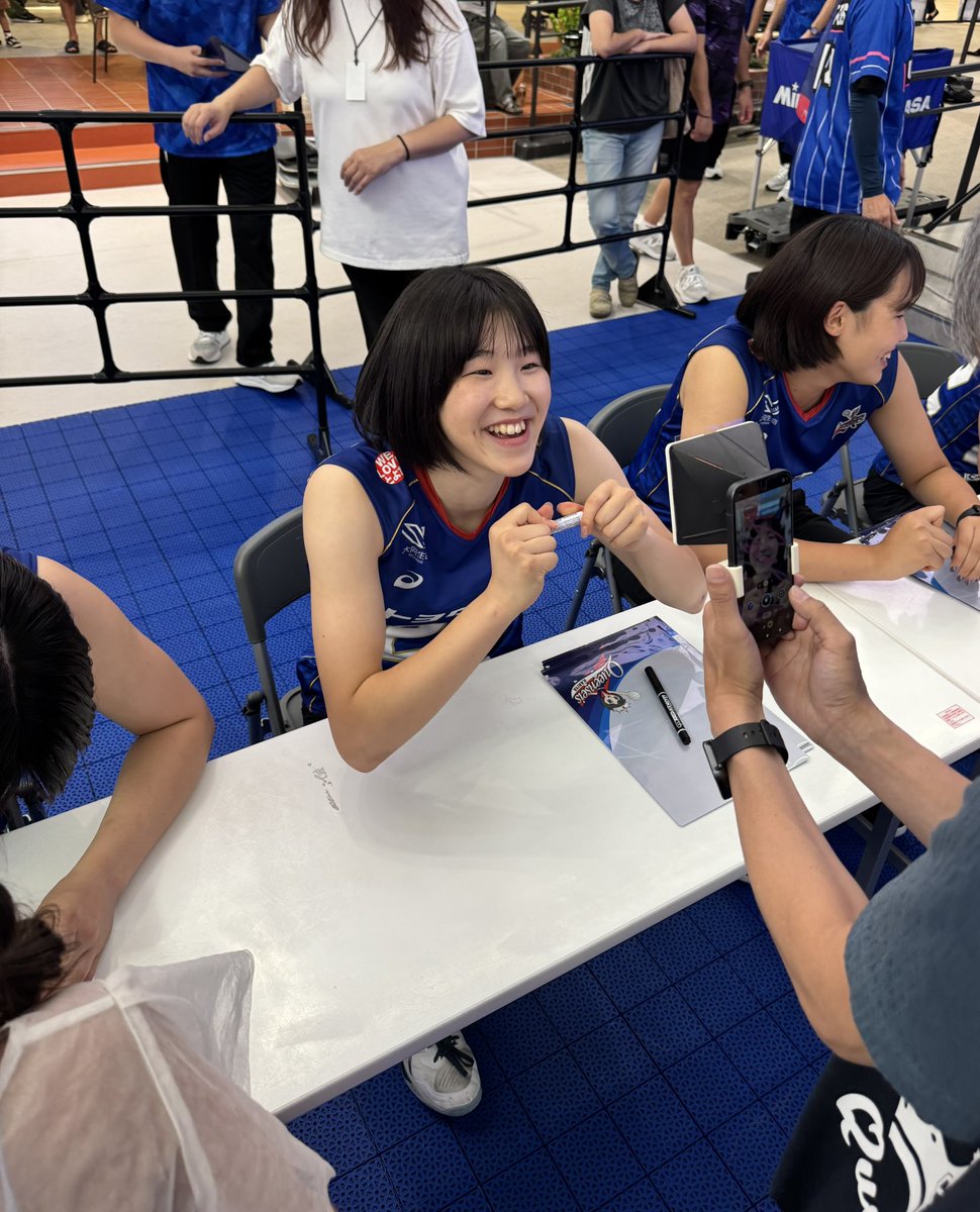 トヨタ車体クインシーズ SVリーグ 選手支給品 Tシャツ バレーボール 超