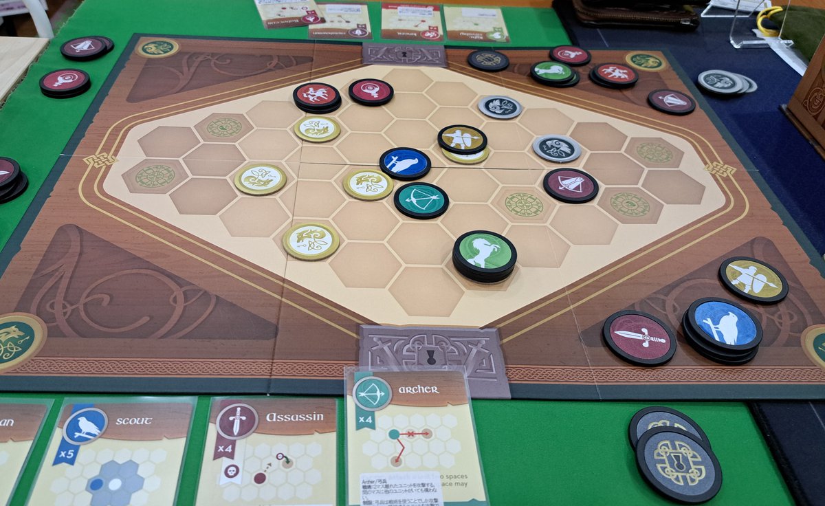 今日のボドゲ３　ウォーチェスト＋Nightfall拡張
翻訳した拡張を持ち込み。わかってる人相手だとアサシンはあんまり仕事せず。スカウトがうまいこと流れた～
#ボードゲーム