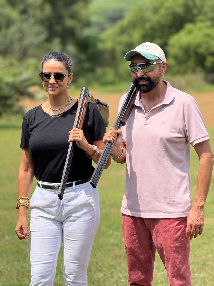 From steering wheels to shotguns ! 

Lovely Sunday afternoon with Mahindra electric customers.

<a href="/MahindraRise/">Mahindra Group</a> <a href="/anandmahindra/">anand mahindra</a> <a href="/MahindraRacing/">Mahindra Racing</a> <a href="/Mahindra_Auto/">Mahindra Automotive</a> <a href="/clubmahindra/">Club Mahindra</a> <a href="/GulPanag/">Gul Panag</a> <a href="/NRAI_India/">NRAI</a> <a href="/DeoKalikesh/">Office of Kalikesh Singh Deo</a> <a href="/DiggySinghDeo/">Digvijay Singh Deo</a> <a href="/rahulkanwal/">Rahul Kanwal</a> <a href="/AraniBasuTOI/">Arani Basu</a>