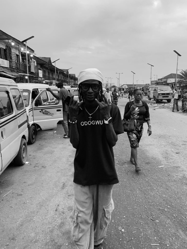 OGtune_'s tweet photo. Monday morning in the street of Iyana Ipaja, Lagos π³π¬ #ogtune β¨
#MondayMotivation #Emmys https://t.co/t7HYcuh4UJ
