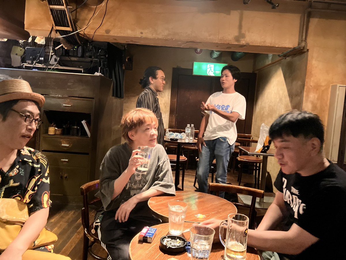 昨日吉祥寺MANDA-LA2ありがとうございました。他のバンドさんが勢いある中でマイペースにやらせてもらいました。
一曲目から機材トラブルありましたが、楽しくなってしまいました。
あざした！