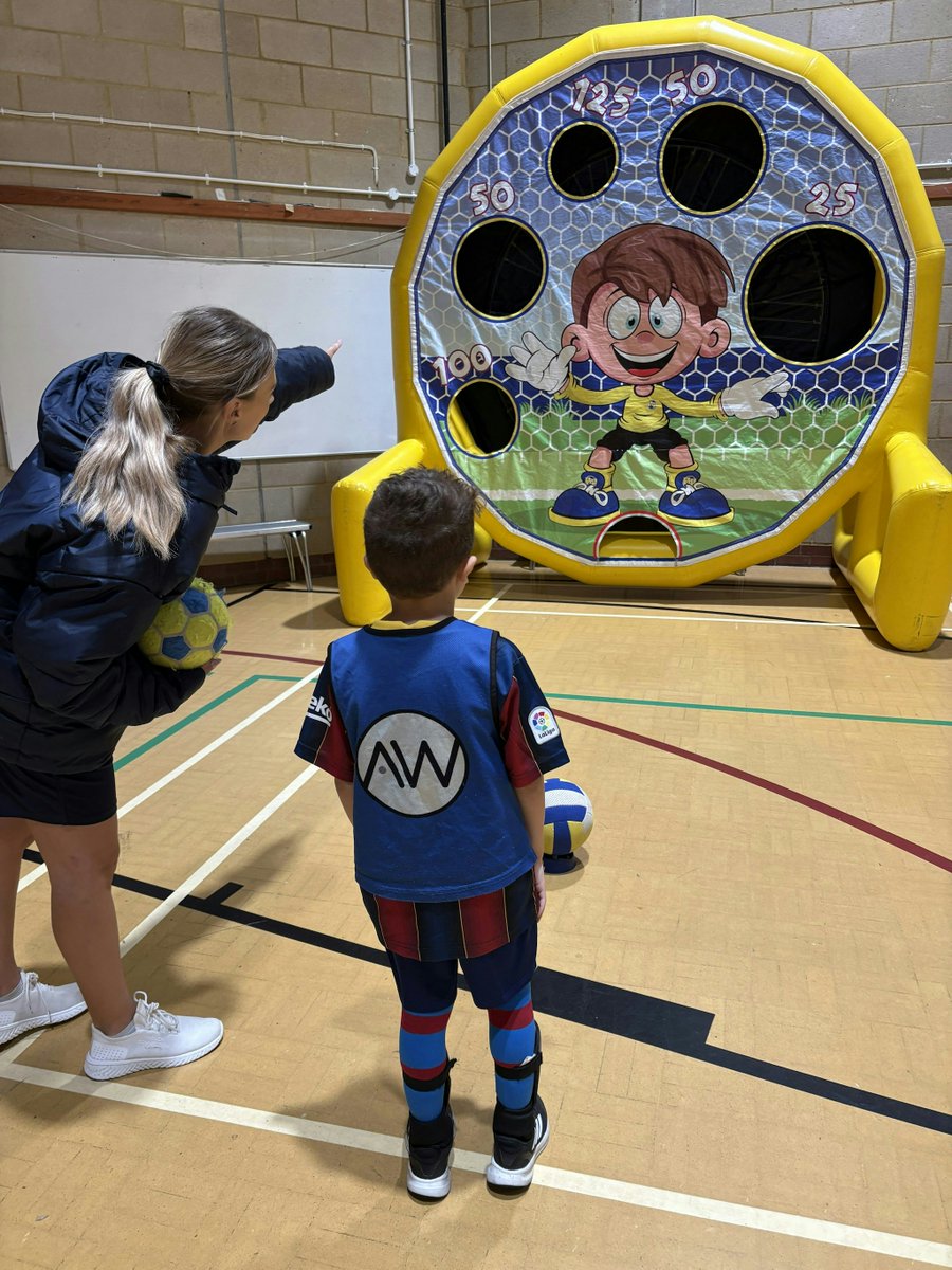 ⚽️ YOU CAN SCORE THEM, and you can also set them - goals!

If there’s something they want to achieve - whether it’s being a better passer or a more confident communicator, we’ll strive to score that goal with them!