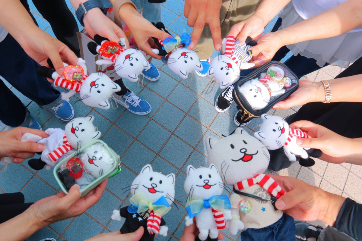 SRバンテリンドームナゴヤDAY1から
1年😳?!?!
時の流れの速さ…😳?!💨💨←

楽しかったのと同じくらいの
寂しさがあった🥹🍡✨

みんなに会えて嬉しかったし
参戦できて幸せだった☺️🍡🪐🛰️🌌

#BUMPOFCHICKEN 
#SpheryRendezvous