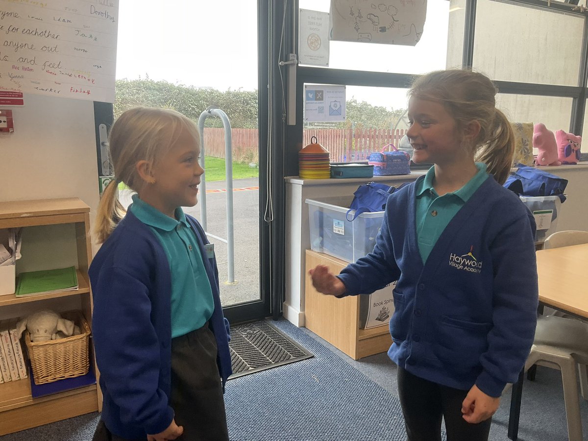 HVA_elmclass's tweet image. In PSHE today, we discussed how to make friends🤝😊