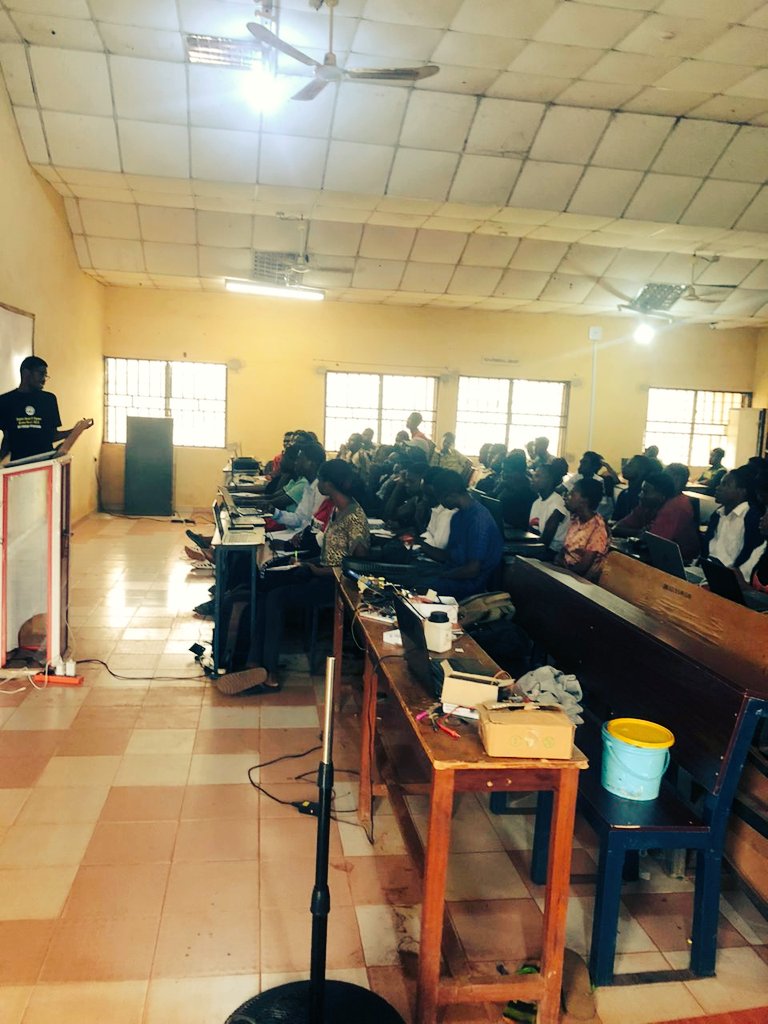 Taught Embedded Systems at the NIEEE UNN Student Chapter DIY Workshop on Aug 20, 2025 🚀
From LED blinking 💡 to an automated irrigation system 🌱💧 — such a fun experience!

View full post here 👇
linkedin.com/posts/onyedika…

#Arduino #IoT #STEM #Innovation
 #EmbeddedSystems