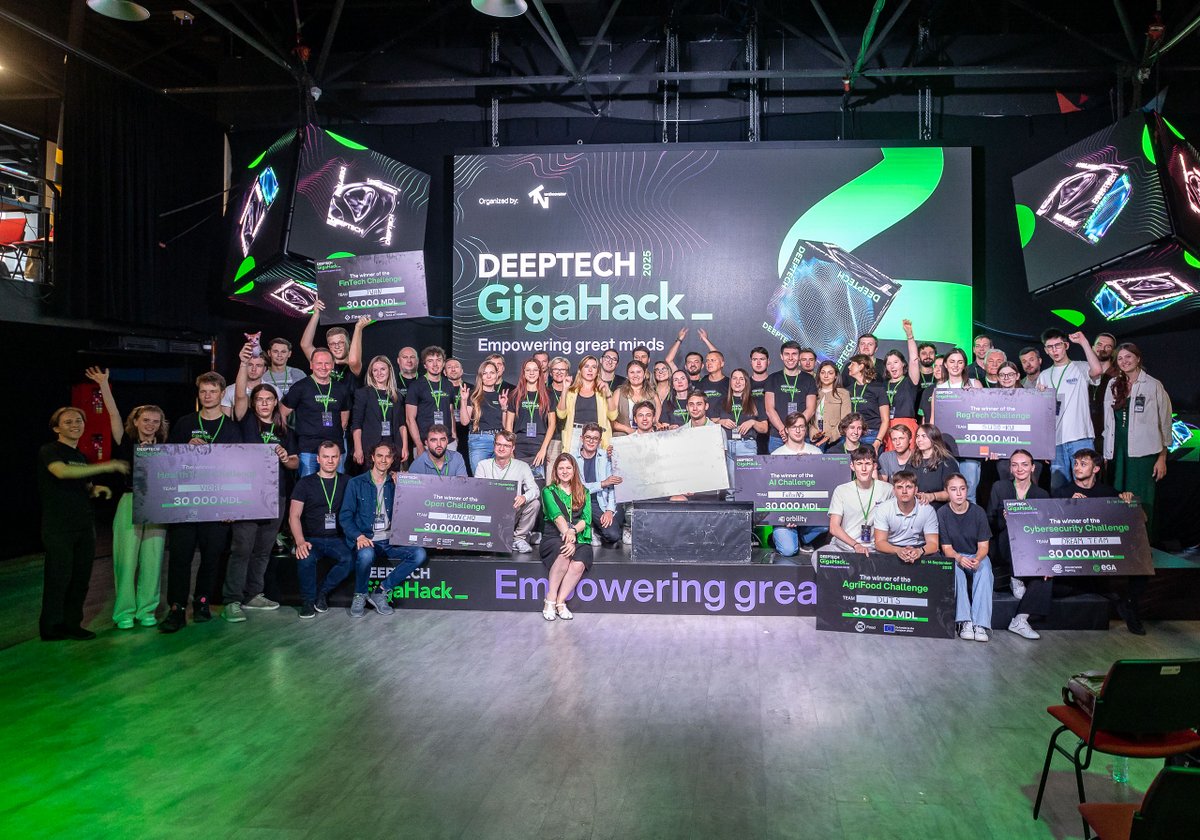 UNDPMoldova's tweet image. 🚀Over 300 innovators joined #DeepTechGigaHack to build solutions in AI, cybersecurity, energytech &amp;amp; more. 🏆 Team Singularity won the #EnergyTech challenge, supported by 🇮🇹 &amp;amp; @UNDPMoldova, with a mobile app turning smart meter data into clear insights for households.