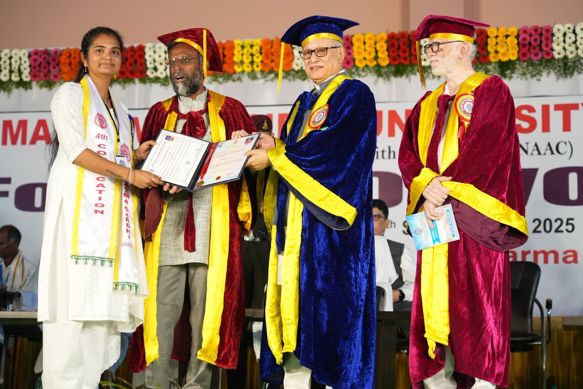 tg_governor's tweet photo. The Hon’ble Governor of Telangana and Chancellor, Sri Jishnu Dev Varma, presided over the 4th Convocation of Mahatma Gandhi University, Nalgonda. 
On this occasion, the Hon'ble Governor awarded degrees to graduating students and congratulated them on their achievements. https://t.co/j9sh21xpqm