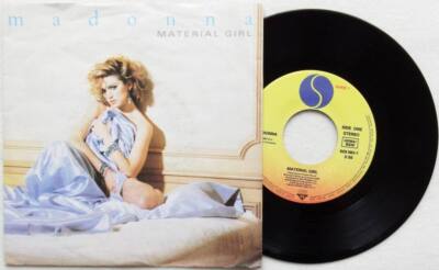 Reise_Blog's tweet image. 📼 #Flashback: Mitte der #80er haben wir Singles aus einem DIN A5-Katalog bestellt, den jemand in die #Schule mitbrachte. Sammelbestellung, Zettel, Kleingeld. Wer kennt das noch? Was war eure erste Bestellung? Meine: #Madonna – Material Girl. 🤦‍♂️🎶🧾 #Musik #Erinnerungen #vinyl