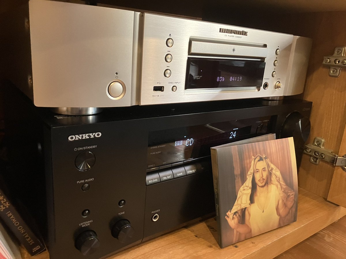 CyclingSawyer's tweet photo. 奥ちゃんの推しのCDを上質な音で楽しんでという事でCDデッキをプレゼント　初マランツ　良い音だわー　高いわー　でも良い音だわー https://t.co/2kPGVgZRAs