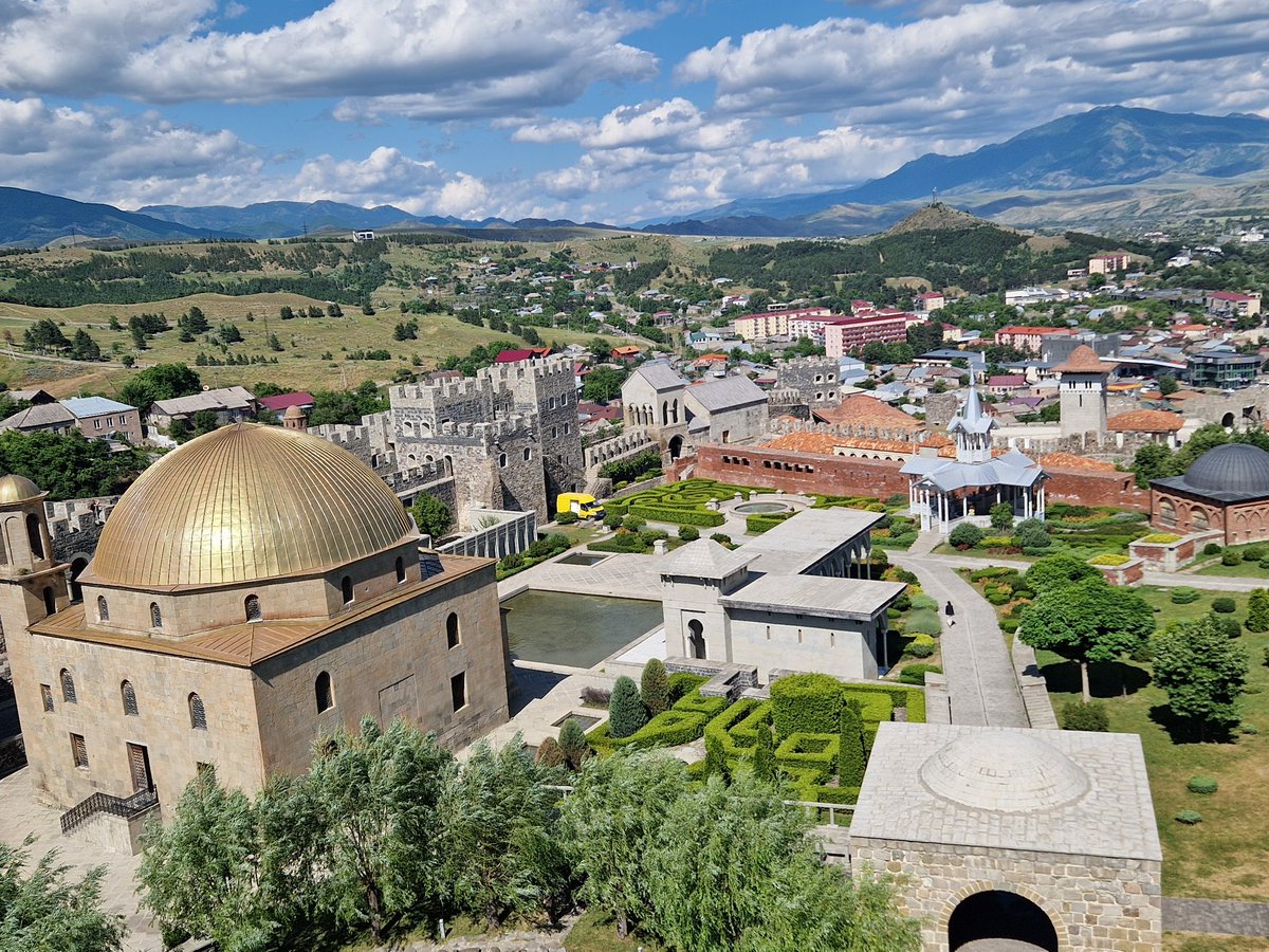 Castle views in Georgia - Rabati Fortress 🏰
📸 Nino Gelekva