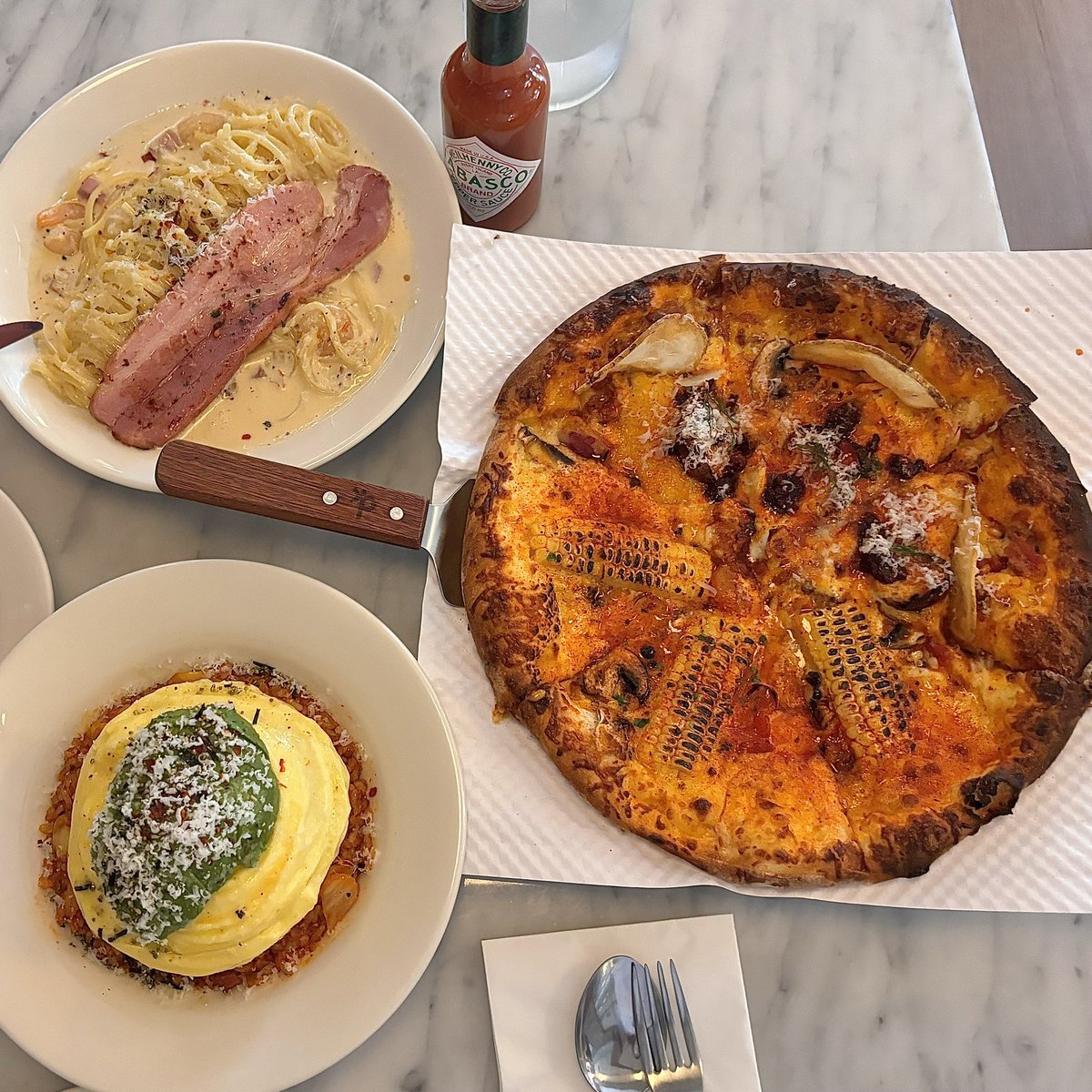 아보카보랑 김치볶음밥이 이렇게 잘 어울릴 줄 누가 알았을까