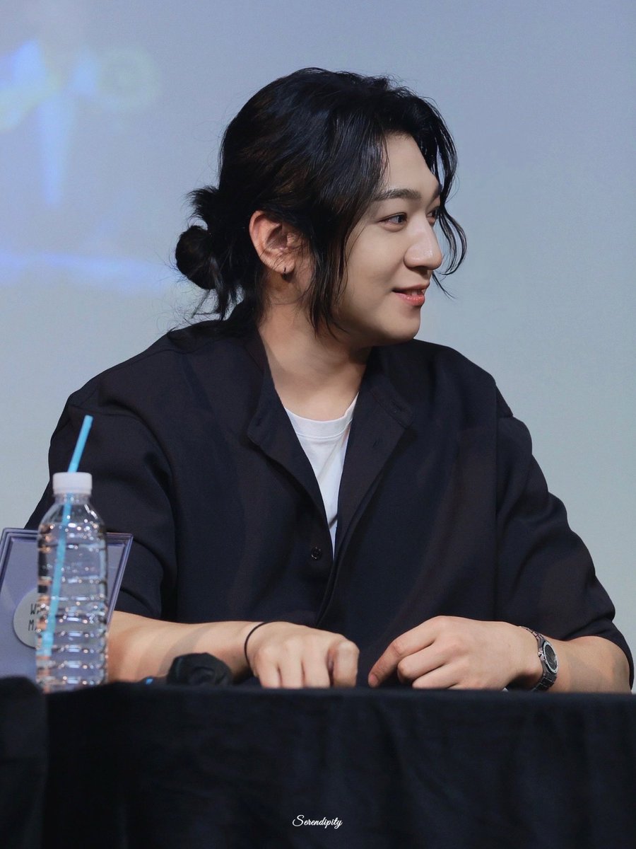 250914_블드미

묶은 머리가 잘보여서..ᰔ

#DAY6 #데이식스 #SUNGJIN #성진