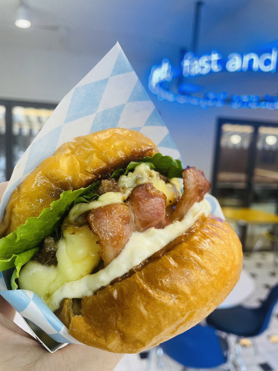 spaceoneburger's tweet photo. 🍔안녕하세요. 📍스페이스원 버거 입니다.
🥳라이즈 성찬님의 생일 이벤트 기간에만 판매하였던 “버거왔숑“ 
🥳나니와단시 오오하시 카즈야님의 생일 이벤트 기간에만 판매했던 “캊부기(카즈부기)를
🗓️9월16일 화요일부터 🗓️9월21일 일요일까지 시범 판매를 진행해 보려고 합니다.🥹
시범판매 기간동안 손님분들의 반응에 따라
정식 메뉴 등록 여부를 결정하려고 합니다.
많은 관심  부탁드립니다. 🍔🥳🍟
감사합니다🍔🍔🍔

#캊부기 #카즈부기 #나니와단시 #오오하시카즈야 #라이즈 #성찬 #스페이스원버거
