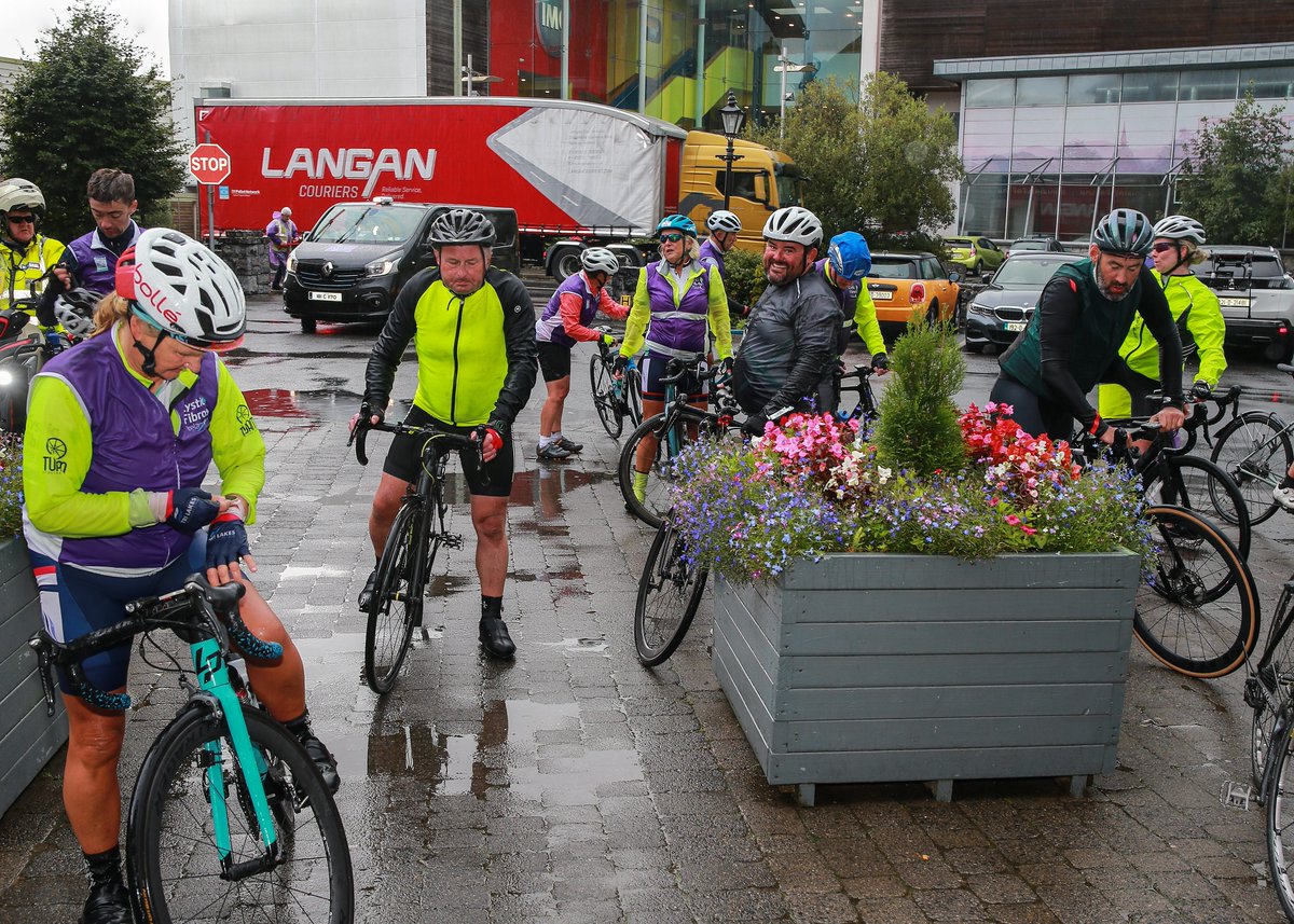 cf_ireland's tweet image. A massive CONGRATS to our cyclists for braving the weather at the 10th Annual Malin2Mizen Cycle4CF! Huge thanks to our support team, donors, and sponsors like Version One, Maxol, and others. Register now for 2026: buff.ly/bvDc7Sb 🚴‍♂️ #CycleForACause #M2MC4CF2025