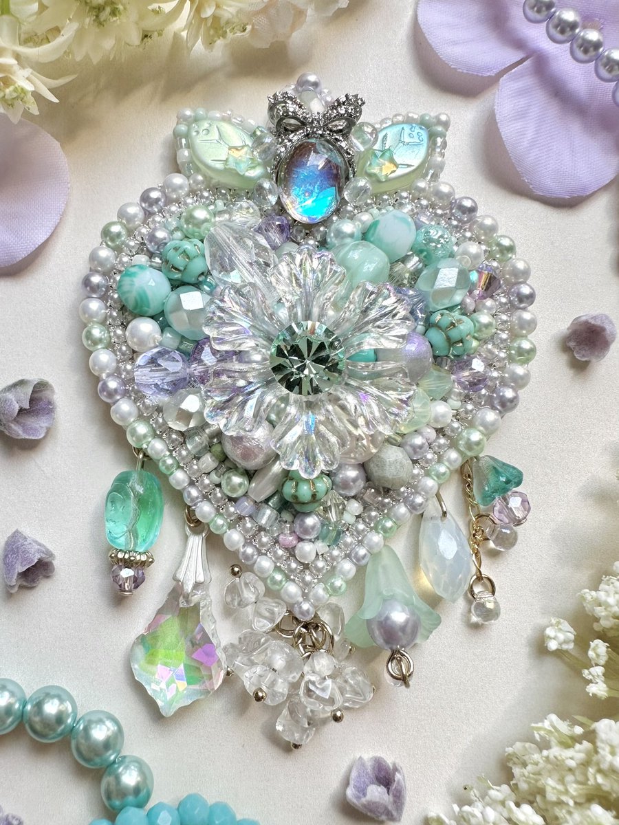 今日も遊んだりがんばったり休んだり、精一杯生きたひとへ

ゆっくり深呼吸して、やさしい夜に包まれてください
明日がどんな日でも、今夜だけは「がんばらなくていい夜」でありますように。