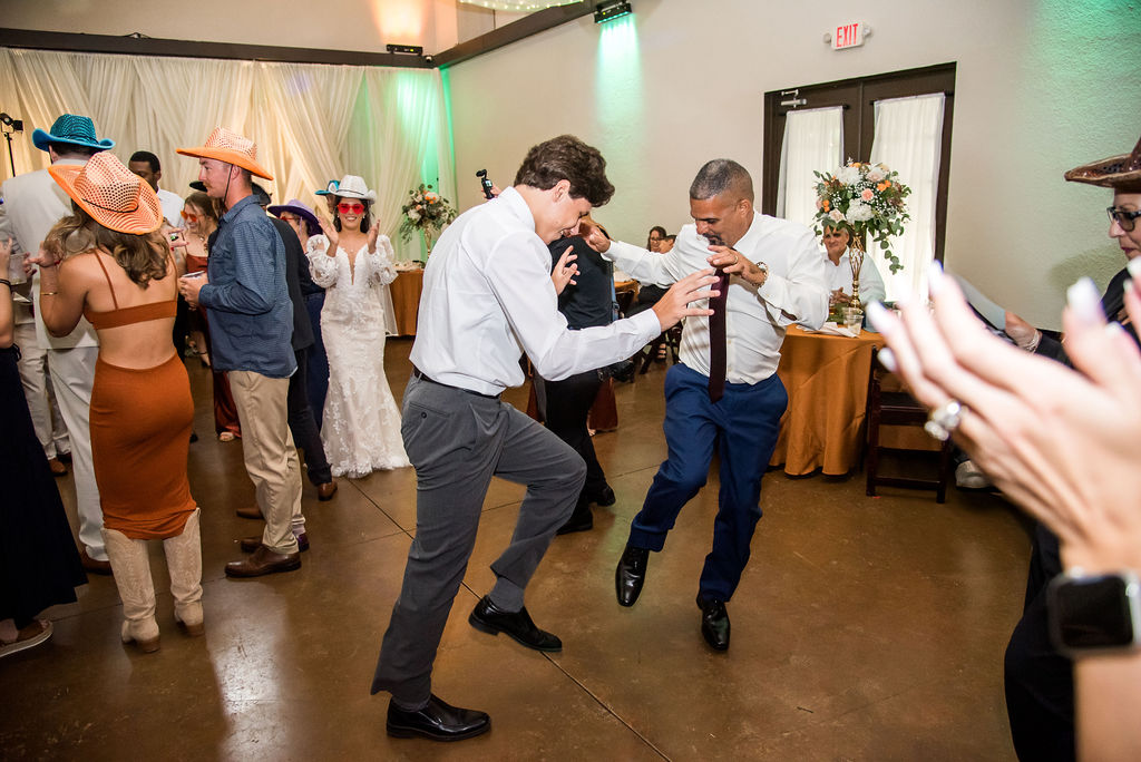 bakersranchfl's tweet image. Don't wait! Secure your dream wedding at Bakers Ranch! 💍 Immerse in our lively reception with white draped elegance &amp;amp; fun, spacious dance floors. Dates are filling fast! Save yours NOW! 📅 🎉 #BookNow #Weddi... 📸: Jesse Giles Photography &amp;amp; Alisa Sue Photography - A...