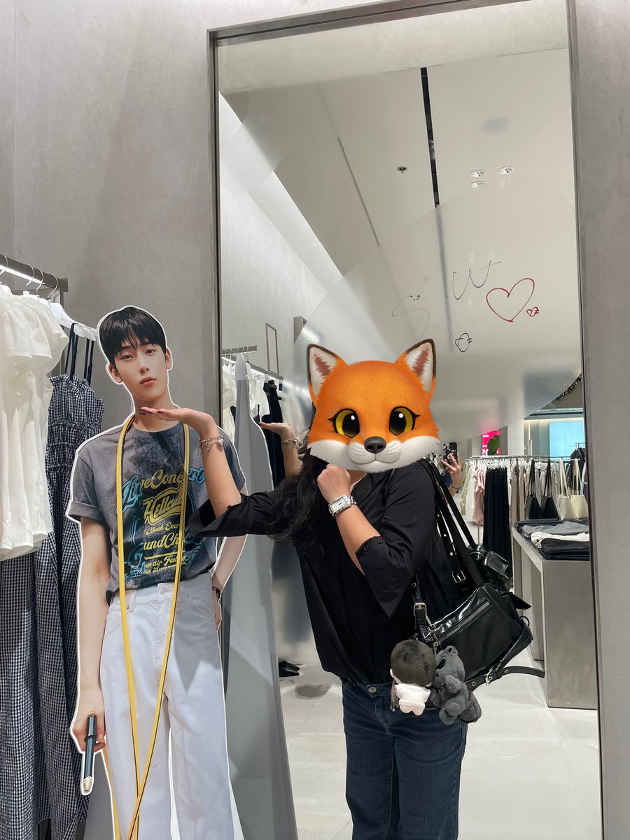 Line_carts's tweet image. Super late BUT WTF ANG POGI NI SUNOO🙉