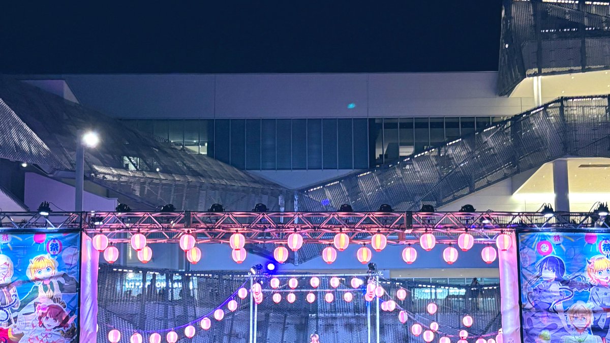 ginshion's tweet photo. 推しの子　関東納涼祭り楽しかったです🎐
キャストさんのステージイベントはもちろんコラボフードやミュージアムの展示もすごく良かったし、盆踊りもあって推しの子納涼祭りを大満喫できました…‼︎✨✨(*´꒳`*)

 #推しの子
 #関東納涼祭り https://t.co/9vrqgS8fEw