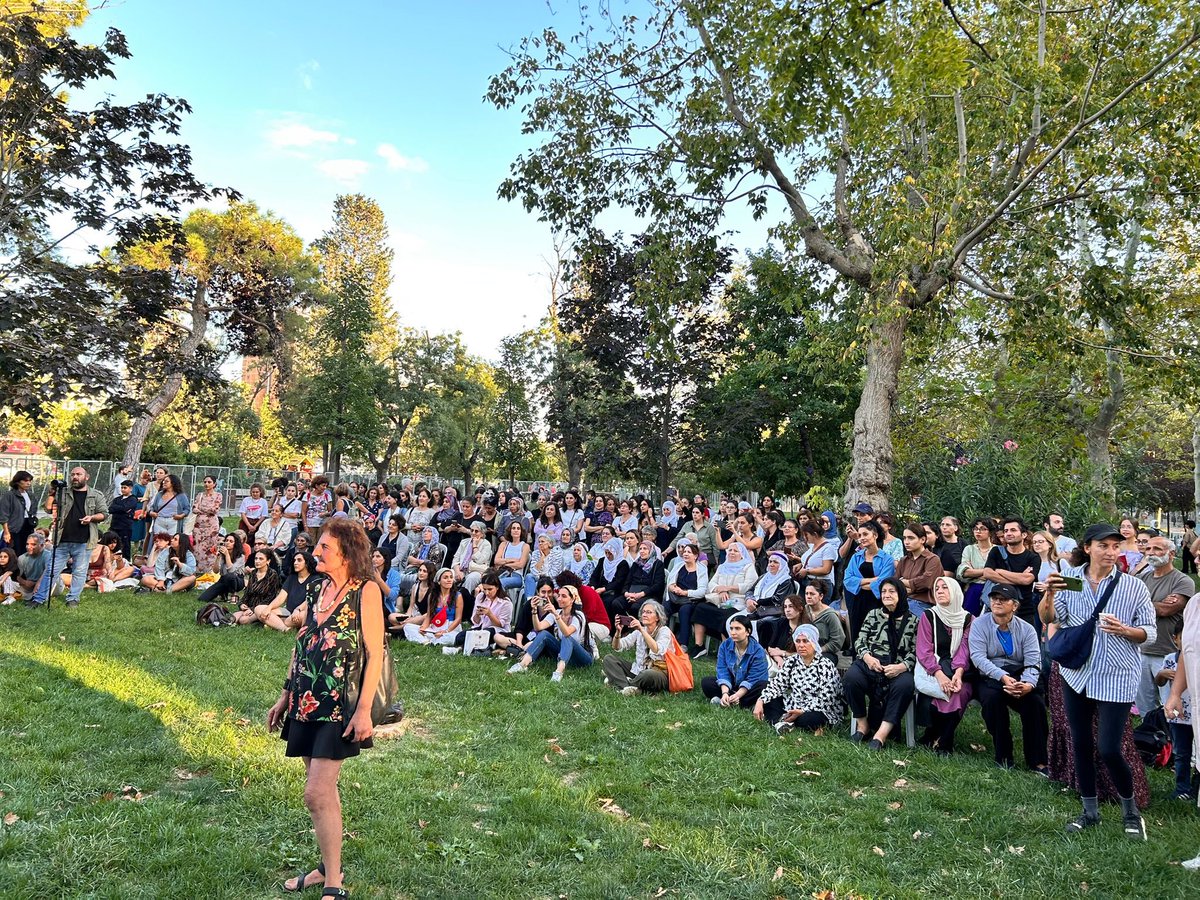 inisiyatif2025's tweet photo. İstanbul’da bir araya gelerek barış talebimizi forum, konserler ve halaylarımızla bir kez daha dile getirdik. https://t.co/8T9w7eveiK