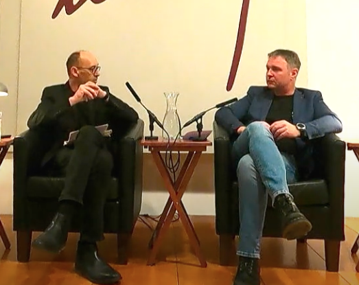 Unser Vizekanzler Andreas Babler mit seinem Unterstützer Robert Misik, dem völlig durchgeknallten Linksextremisten, der Elon Musk umlegen will.