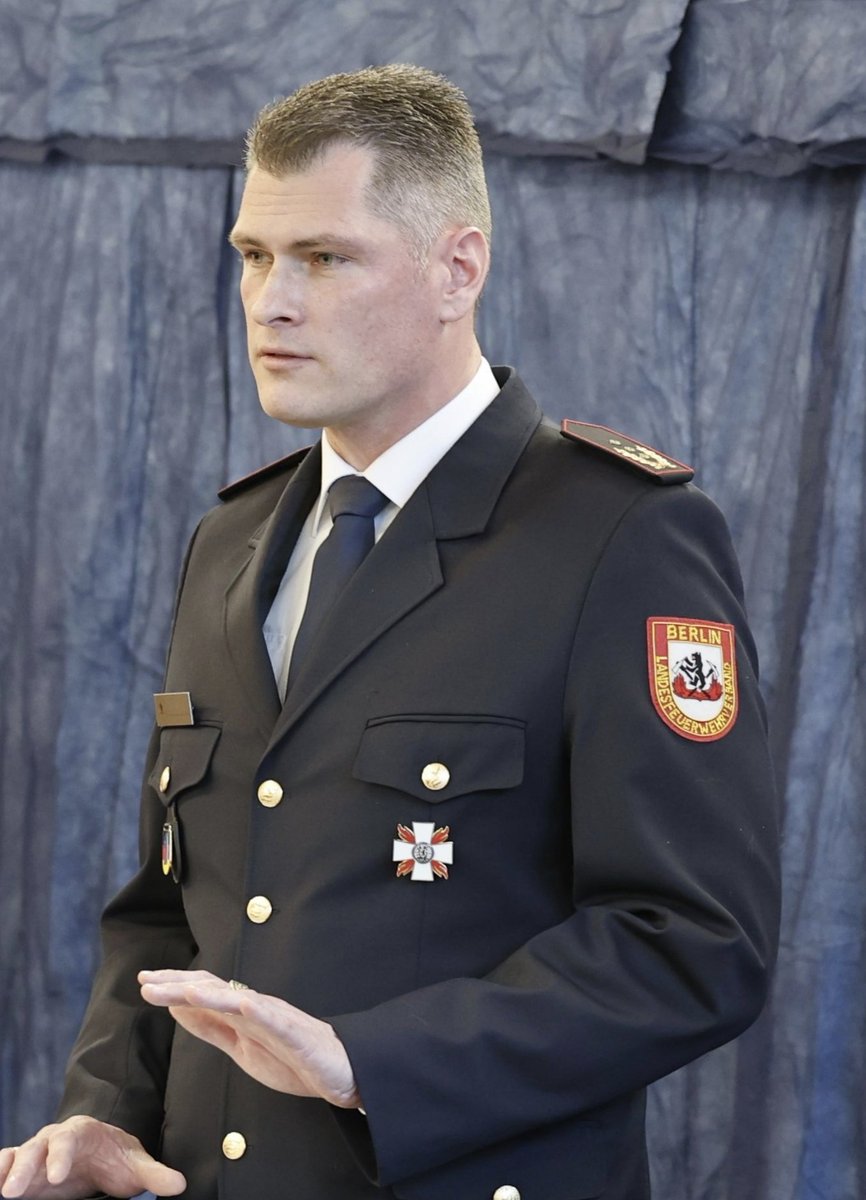 Nicht erst der Stromausfall in Treptow-Köpenick hat deutlich gemacht, dass die Sicherheit nur mit der Unterstützung der Freiwilligen Feuerwehren möglich ist. Die Freiwillige Feuerwehr war schon immer eine tragende Säule der Sicherheit in Berlin!
#FreiwilligeFeuerwehrBerlin #guzy