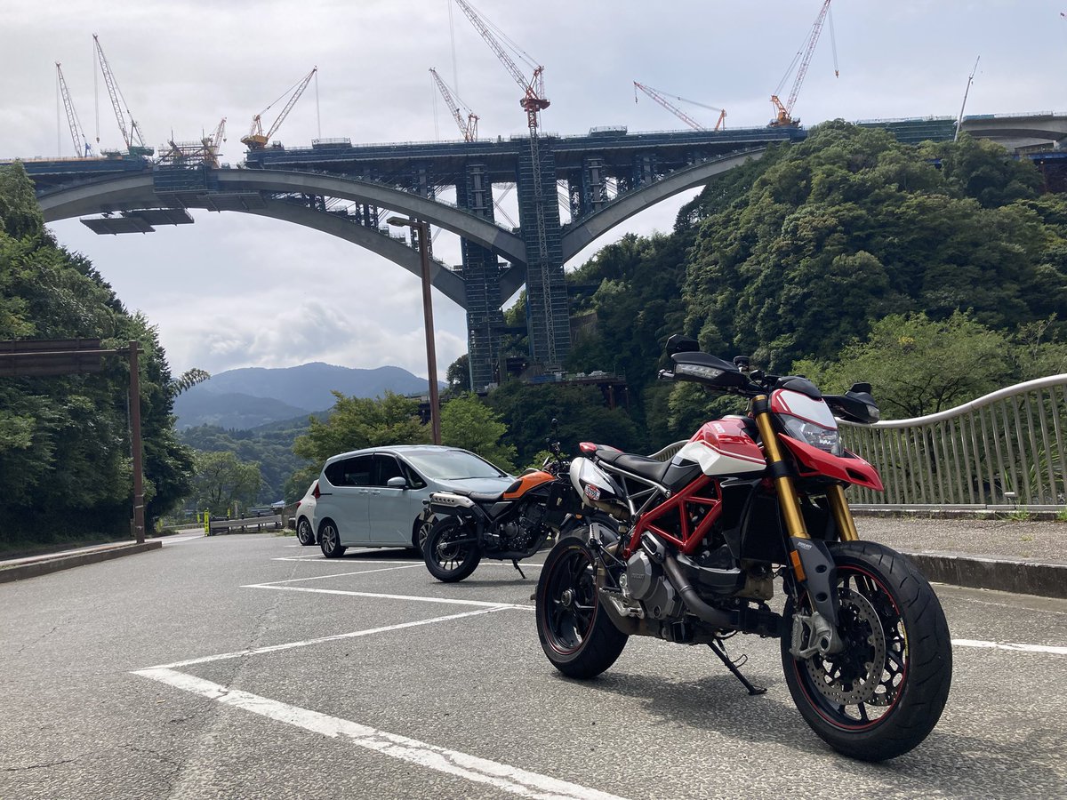 BOULEVARD_GLAY's tweet photo. 大野山周辺に行ってきた！
神奈川にこんな風景があるとは… https://t.co/O0fddlr23I