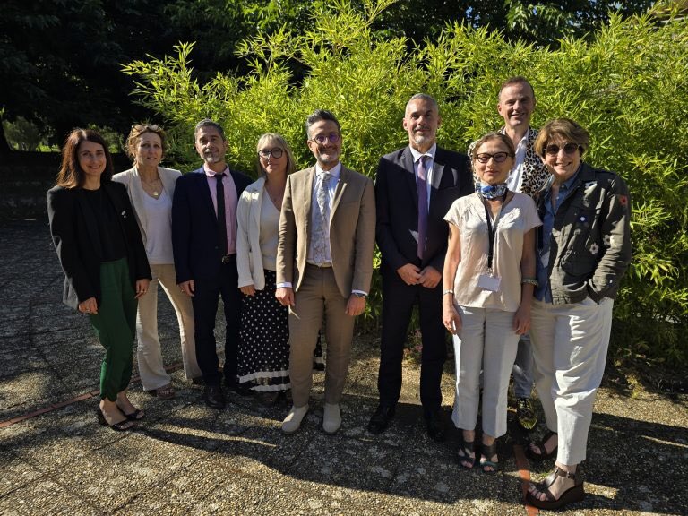 Portail Azur Langues • GND inter-langues Ac-Nice (@azurgnd) on Twitter photo ✍️ Priorités, nouveaux programmes et actualités inter-langues : retrouvez la lettre de rentrée des inspectrices et inspecteurs de LVE de l’<a href="/AcademieNice/">Académie de Nice</a> !
🔗: pedagogie.ac-nice.fr/espagnol/inter… ✍️ Priorités, nouveaux programmes et actualités inter-langues : retrouvez la lettre de rentrée des inspectrices et inspecteurs de LVE de l’<a href="/AcademieNice/">Académie de Nice</a> !
🔗: pedagogie.ac-nice.fr/espagnol/inter…