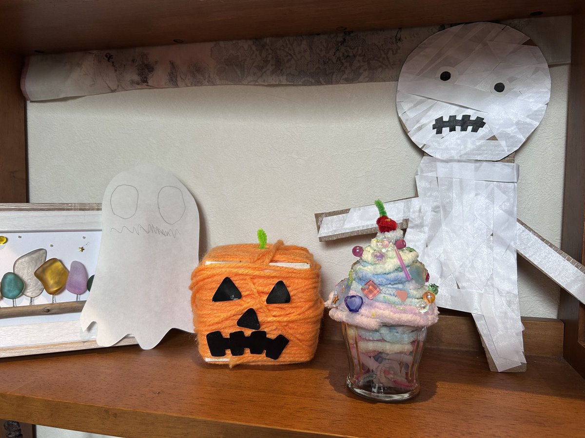 piinoiro2's tweet photo. ハロウィン早くない…？🎃夜のお菓子パーティ(カラフルライトで)特別感❤️ https://t.co/oYJUiqpf7h