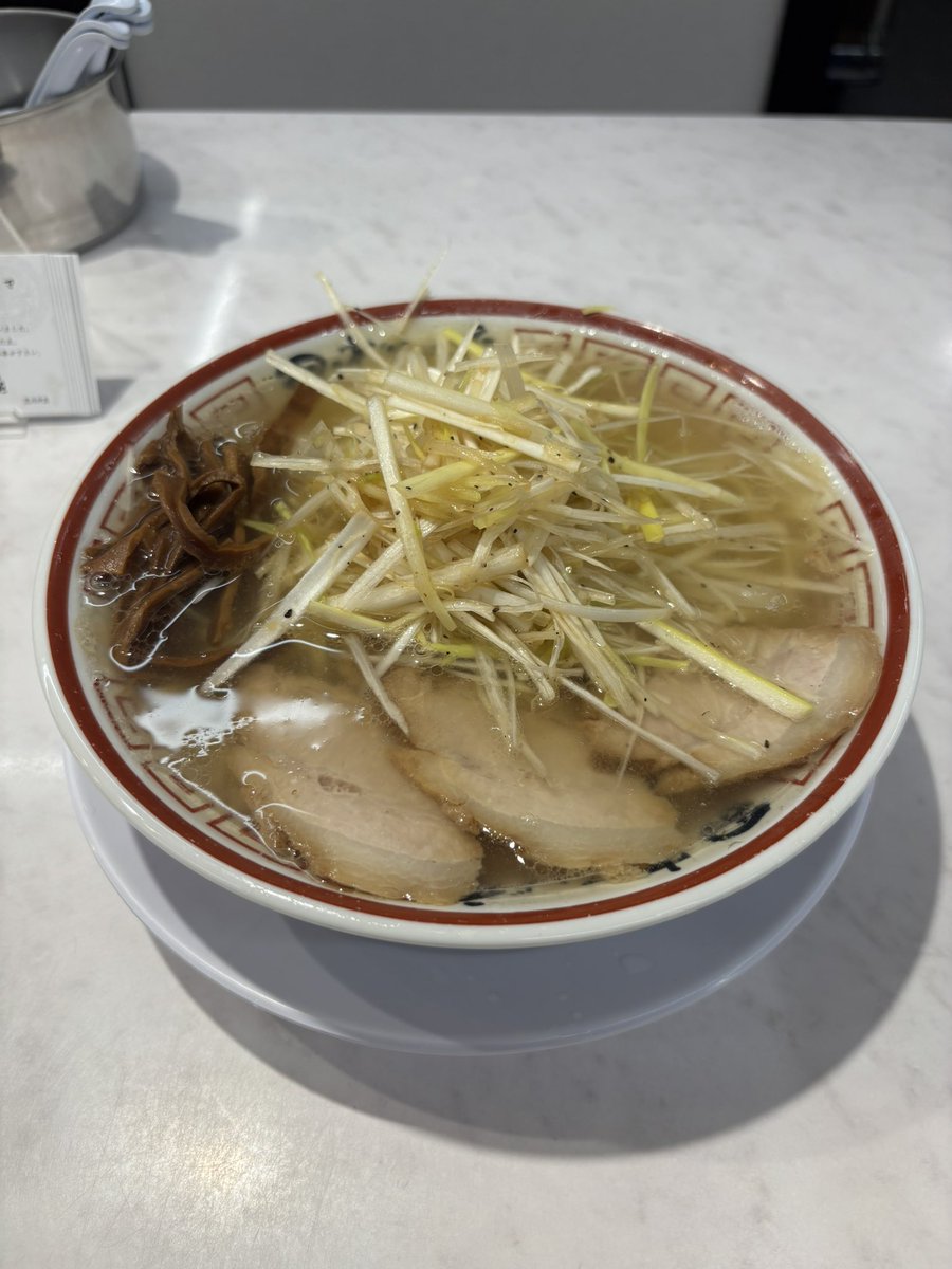 rinrinranran10's tweet photo. 田中そば店@土浦のねぎそばと餃子。ねぎが意外と邪魔しない‼️逆に美味しい😋餃子も酢コショウで食し旨し‼️ https://t.co/udPRGTAxK2
