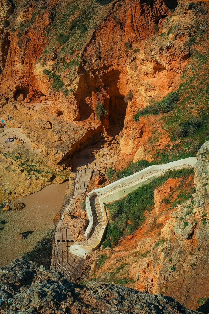 matoombomen's tweet photo. Where cliffs meet sea and paths defy gravity.
This view is worth every step.
Follow for jaw-dropping landscapes & hidden gems.
#AerialView #TravelInspo #NatureLovers #Wanderlu https://t.co/gJzGWMaO8Q