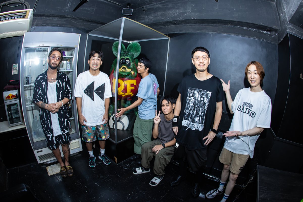 orangerangenow's tweet photo. ＼\ 📢 RWD← SCREAM 025 ⏪ /／

ツアー5本目で折り返しとなった金沢EIGHT HALL公演にご来場ありがとうございました🎱

真夏の一夜になりました☺︎

Rewind Albums
6th AL『world world world（2009）』予習はこちら🌏
https://t.co/aGYSFVGgYA

#ORANGERANGE #RWDSCREAM025 https://t.co/9RPdEoCp2m