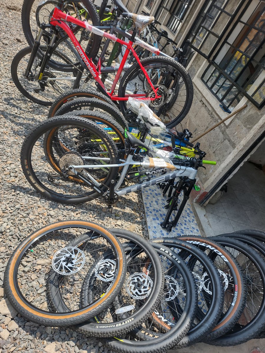 <a href="/kibeTweets/">Kibet™️</a> <a href="/mbugusjack/">Jack Wambugu</a> <a href="/Nichyillumy/">Artsy Click @nichyillumy</a> 😉