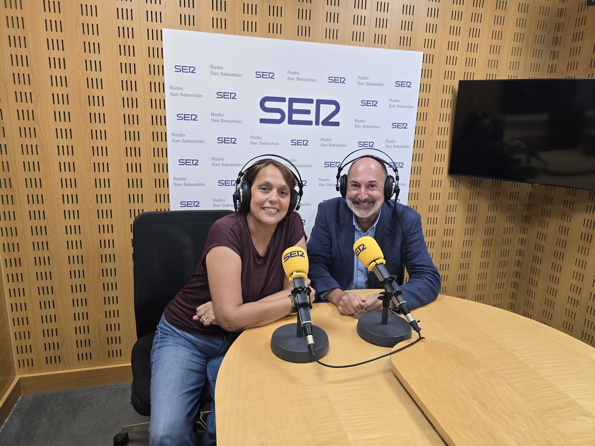 Juan Carlos Santamaría (@jsantamariaglez) on Twitter photo Hablando en directo con Eva Monente en <a href="/La_SER/">Cadena SER</a> sobre <a href="/ubikare/">UBIKARE</a>, San Juan de Dios Gipuzkoa, Cyber Surgery e Innitius, que presentarán este miércoles en mesa Health 2.0 Basque en XII Congreso Internacional de #SaludDigital, dirigido por <a href="/MarisaMerinoH/">Marisa Merino</a> <a href="/ASaludDigital/">Asoc. Salud Digital</a> <a href="/fundacionsigno/">Fundación Signo</a> Hablando en directo con Eva Monente en <a href="/La_SER/">Cadena SER</a> sobre <a href="/ubikare/">UBIKARE</a>, San Juan de Dios Gipuzkoa, Cyber Surgery e Innitius, que presentarán este miércoles en mesa Health 2.0 Basque en XII Congreso Internacional de #SaludDigital, dirigido por <a href="/MarisaMerinoH/">Marisa Merino</a> <a href="/ASaludDigital/">Asoc. Salud Digital</a> <a href="/fundacionsigno/">Fundación Signo</a>