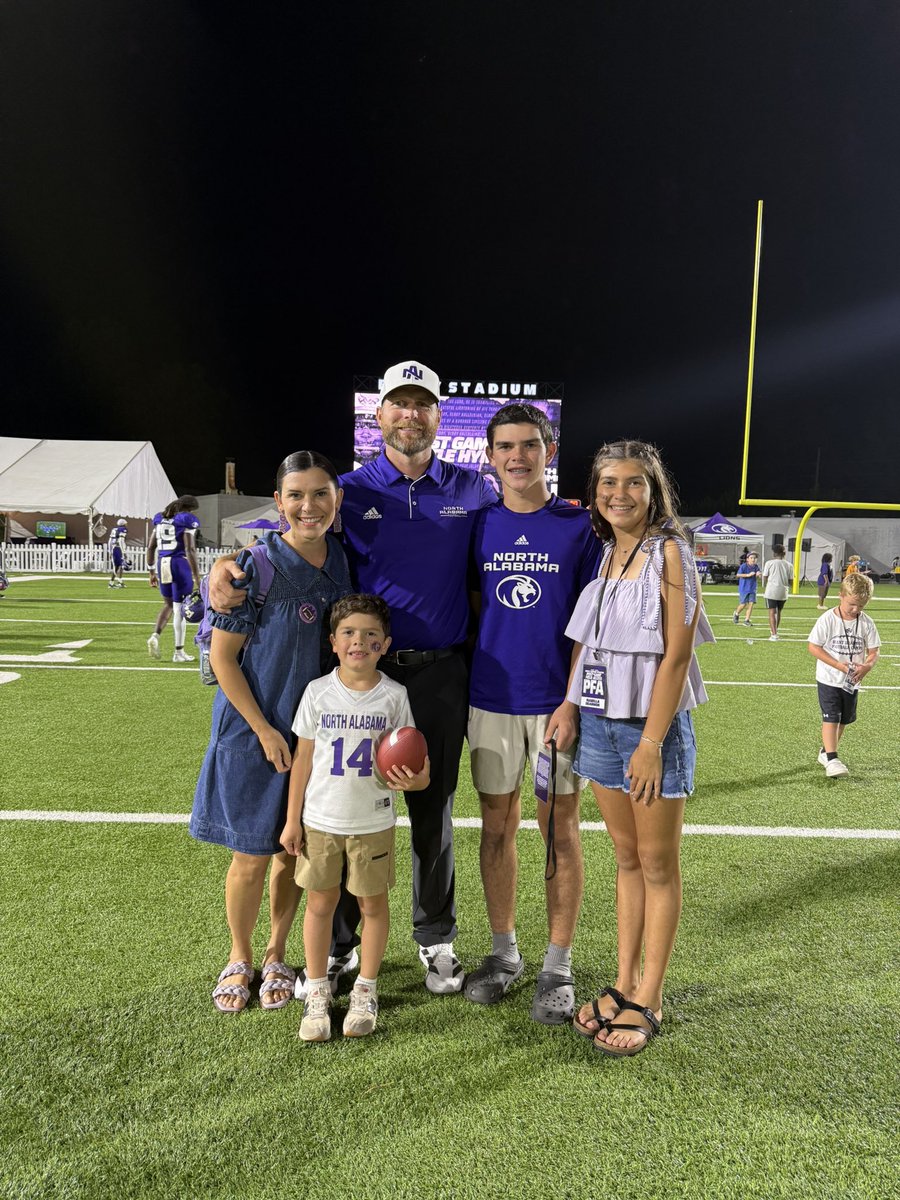 1-0 in Braly.
What a special night‼️

Love this team and this town.

#RoarLions 🦁